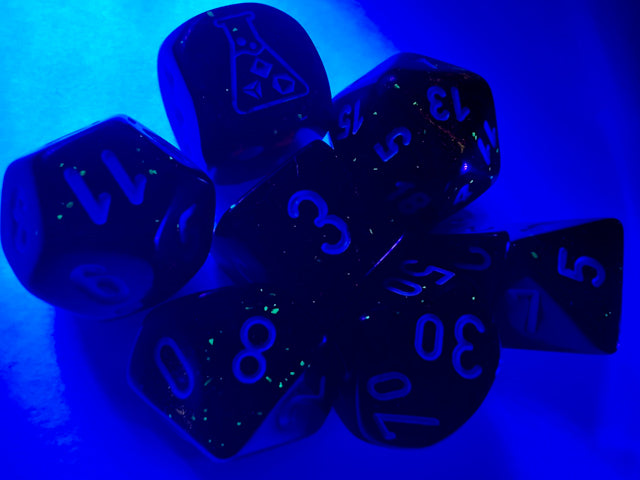 Chessex CHX30052 Borealis Blood orange/white Luminary Polyhedral 7-Dice Set (with bonus die)