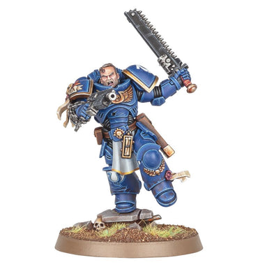 Warhammer 40,000: Space Marines - Liutenant Titus (Warhammer 40,000  Commemorative Series)